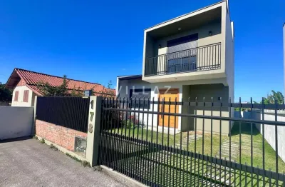 Casa com 3 quartos sendo 2 suites a venda em garopaba sc