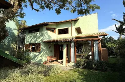 Casa com 3 quartos à venda na Rua Guaiviras, SN, Praia da Ferrugem, Garopaba