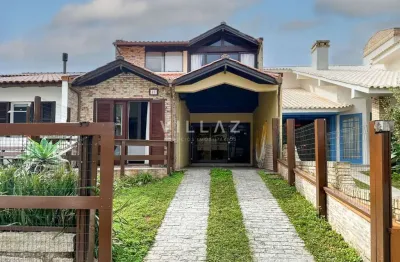 Casa ampla no morrinhos, 2 quadras do mar, com suíte independente