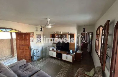 Casa com 4 quartos à venda na Rua Roberto Lúcio Aroeira, Itapoã, Belo Horizonte