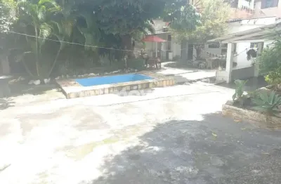Casa com 2 quartos à venda na Rua Suez, Glória, Belo Horizonte