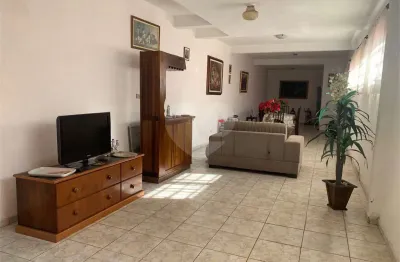 Casa com 3 quartos à venda na Rua Bárbara Heliodora, Vila Romana, São Paulo