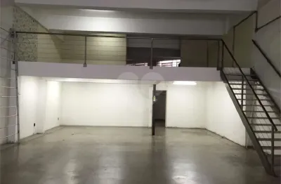 Prédio à venda na Rua Delfina, Vila Madalena, São Paulo