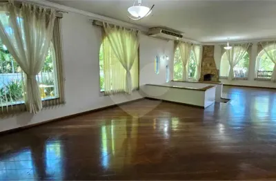 Casa com 4 quartos para alugar na Ubiracica, Alto de Pinheiros, São Paulo