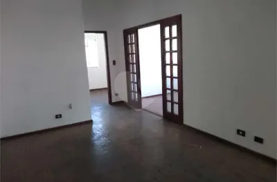 Casa com 2 quartos para alugar na Rua Coriolano, 202, Vila Romana, São Paulo