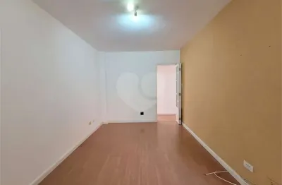 Apartamento com 2 quartos à venda na Rua Aimberê, Vila Madalena, São Paulo