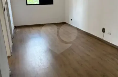 Apartamento com 1 quarto para alugar na Rua Filipinas, 418, Alto da Lapa, São Paulo