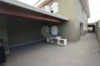 Casa com 3 quartos para alugar na Vila São Francisco, São Paulo 