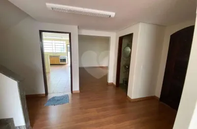 Prédio para alugar na Rua dos Coroados, 131, Vila Anastácio, São Paulo