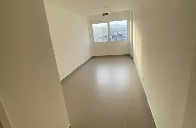 Sala comercial para alugar na Avenida Dom Hélder Câmara, 6644, Pilares, Rio de Janeiro