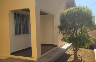 Casa para locação na vila universitária em bauru -  próxima a usp e ao bauru shopping.