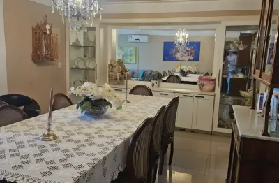 Apartamento 4 suítes e 5 banheiros a beira mar da praia de pajuçara.