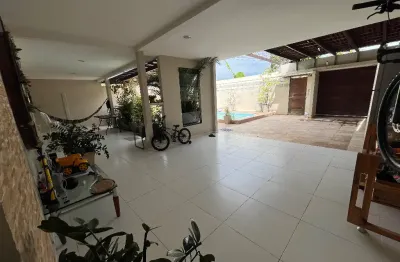 Excelente casa com fino acabamento e bem distribuída em barra nova