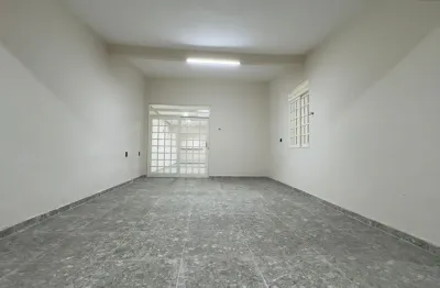 Casa recém reformada no santo eduardo - poço com localização privilegiada