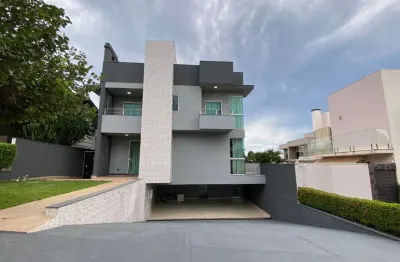Lindo sobrado disponível para locação condomínio florais cuiabá