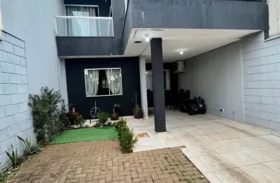Sobrado geminado com 3 quartos sendo 1 suíte e área churrasqueira