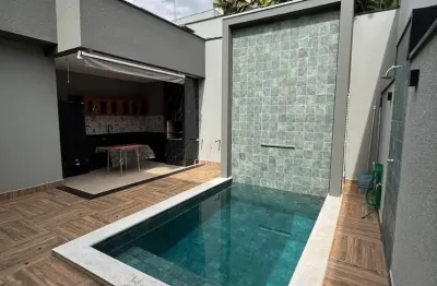 Excelente casa térrea com piscina e planejados no jardim mantova