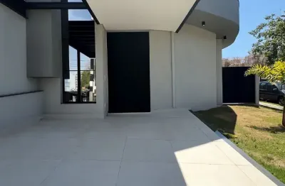 Casa térrea no jardim montreal com 3 dormitórios e ar condicionado