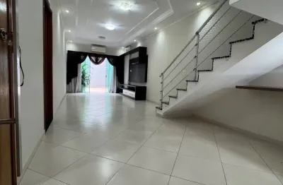 Sobrado no condomínio portal das acácias repleto de armários