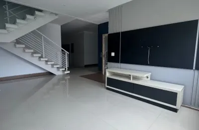 Sobrado com 3 suítes no condomínio jardim montreal residence