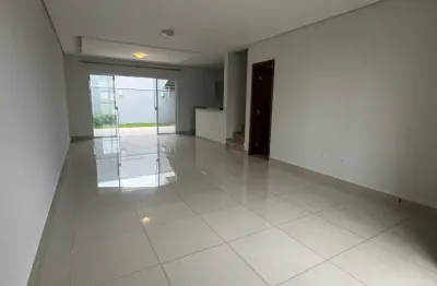 Sobrado com 3 dormitórios no condomínio jardim montreal residence