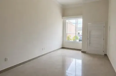 Casa térrea com 3 dormitórios sendo 1 suíte no villaggio do itaici