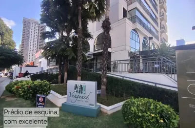 Apartamento de 1 suíte, mobiliado com eletrodomésticos e móveis de marcenaria de alto padrão (paulete) e requinte sofisticado na decoração