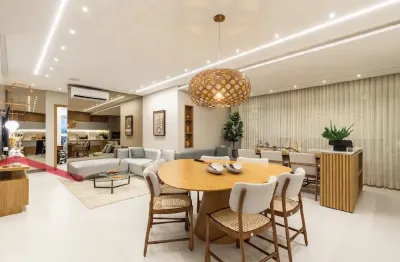 Apartamento de 3 suítes, varanda ampla com churrasqueira a carvão, com 2 vagas de garagem