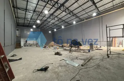 Galpão 350m² para locação com pé direito de 8 metros em batistini, são bernardo do campo - sp