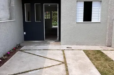 Saia do aluguel e realize o sonho da casa própria! casa recém-construída, com entrada facilitada e parcelas que cabem no seu bolso diretamente com a construtora. são 2 quartos amplos e arejados, cozin