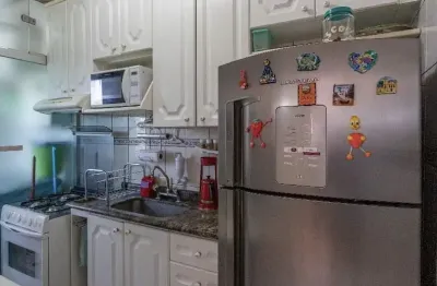 Apartamento pronto para morar, em localização privilegiada! ao lado de mercado, padaria e feira livre, além de contar com ponto de ônibus em frente ao condomínio. uma opção que oferece praticidade, se