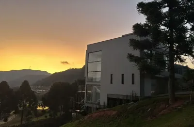 Vende-se linda casa de alto padrão em rancho queimado sc - uma vista livre