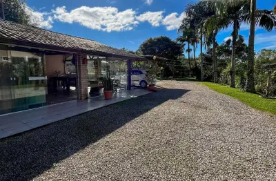 Sua chácara porteira fechada em santo amaro da imperatriz - recém reformada. 100% plano aproveitavel