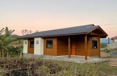 Sua casa bem localizada em santo amaro da imperatriz sc - área de 12x27 e ótimo preço