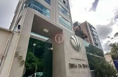 Oferta especial por tempo limitado | de r$ 1.750.000,00 por r$ 1.600.000,00.  apartamento decorado e mobiliado a 500m da praia brava em itajaí/sc.