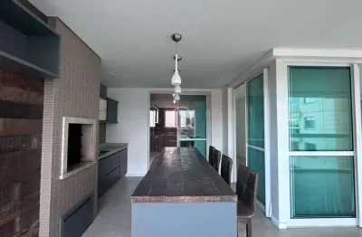 Com uma localização nobre, com fino acabamento, isso define este apartamento no edifício helbor magnifiquè em joinville, no bairro anita garibaldi.