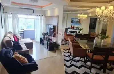 Cobertura duplex mobiliada e com piscina a venda no bairro centro em joinville.