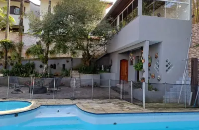 Linda mansão oportunidade toda no seu requinte decorada por uma designer.