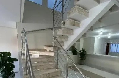 Vendo uma casa na região de parque pinheiros, com 3 quartos por 425 mil