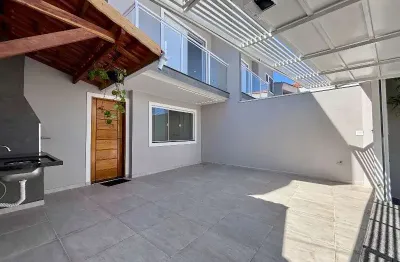 Casa nova à venda na vila nivi, com 2 quartos, 1 suíte, 2 banheiros, 2 vagas, 70m2