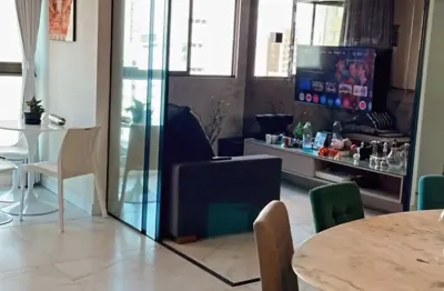 Apartamento reformado à venda em boa viagem 3 quartos (1 suíte) porteira fechada