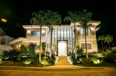 Casa em alto padrão, 5 dormitórios, sendo 4 suítes, 6 garagens- jurerê internacional