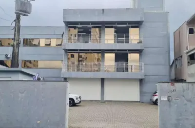 Prédio comercial com 3 pavimentos em areias são josé