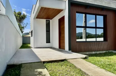 Casa com 3 dormitórios, sendo 1 suíte à venda no rio vermelho.