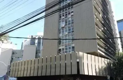Sala comercial com 40m, andar alto- centro de florianópolis