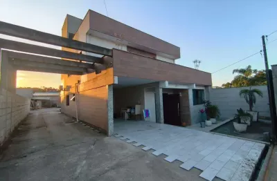 Casa ampla com localização privilegiada em governador celso ramos
