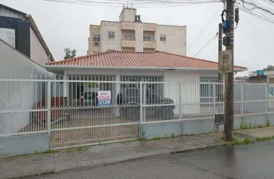 Casa com 3 quartos à venda na Rua Jorge Turíbio Rodrigues, 490, Areias, São José