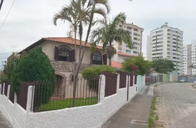 Casa com 5 quartos à venda na Rua Saldanha da Gama, 688, Barreiros, São José