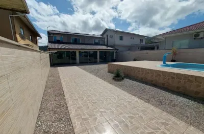 Casa ampla com piscina e área gourmet - bairro são sebastião, palhoça/sc