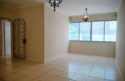 Apartamento com 3 dormitórios e 1 vaga de garagem no centro de Florianópolis